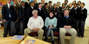 AHI Entrepreneurskursus– Gansbaai Academia Skool - Groep 1 Voor:  Jannie Kruger (Streekbemarker, AHI), Rene Beukes (Onder-voorsitter, Sakekamer) en Gericke van Eck  (Onderwyser)